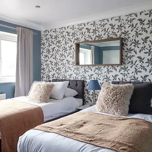 Dickens House- Modern & Elegant 3br Close To Gatwick Holiday home