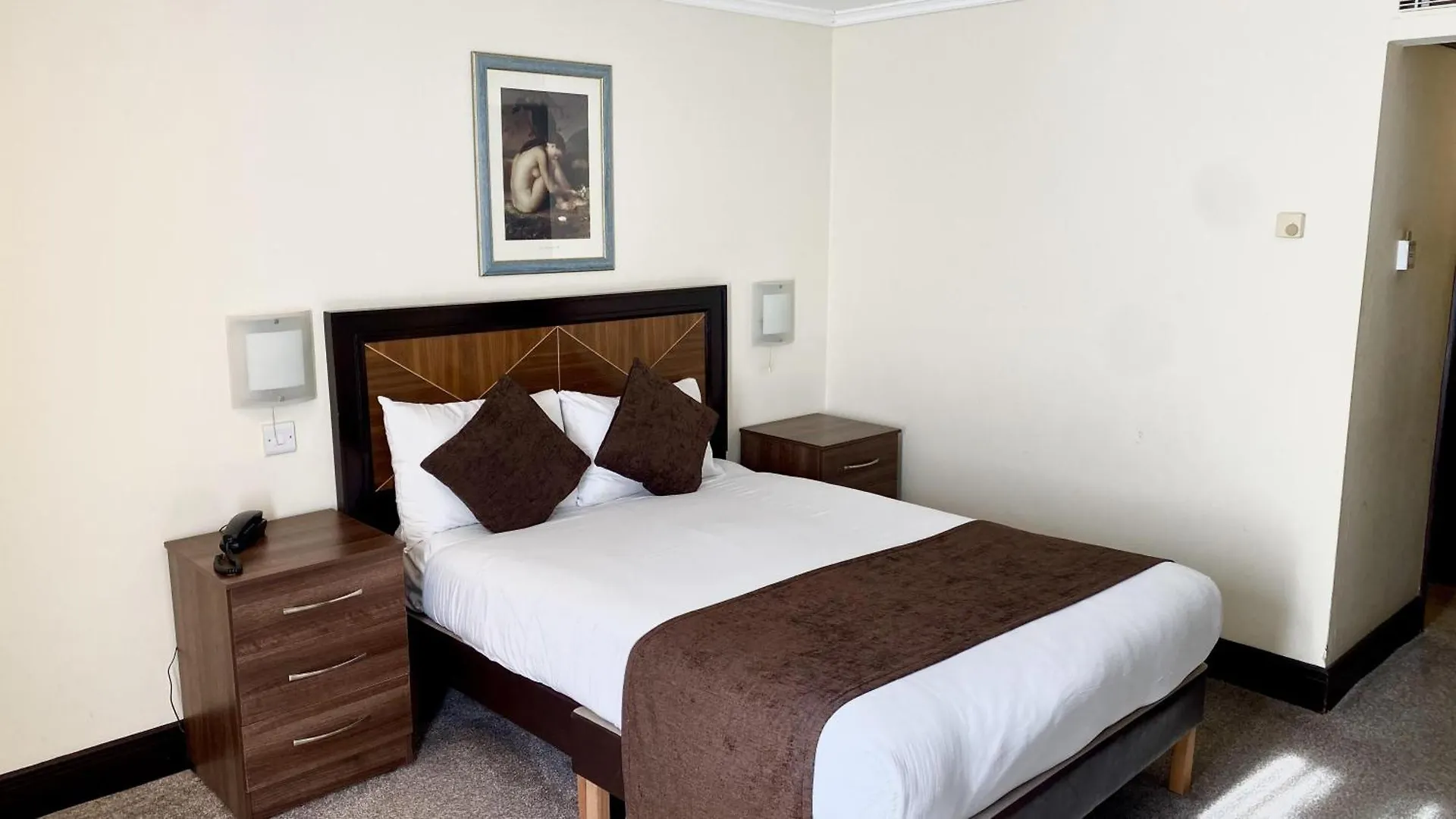 ***  Europa Gatwick Hotel & Spa Crawley  United Kingdom