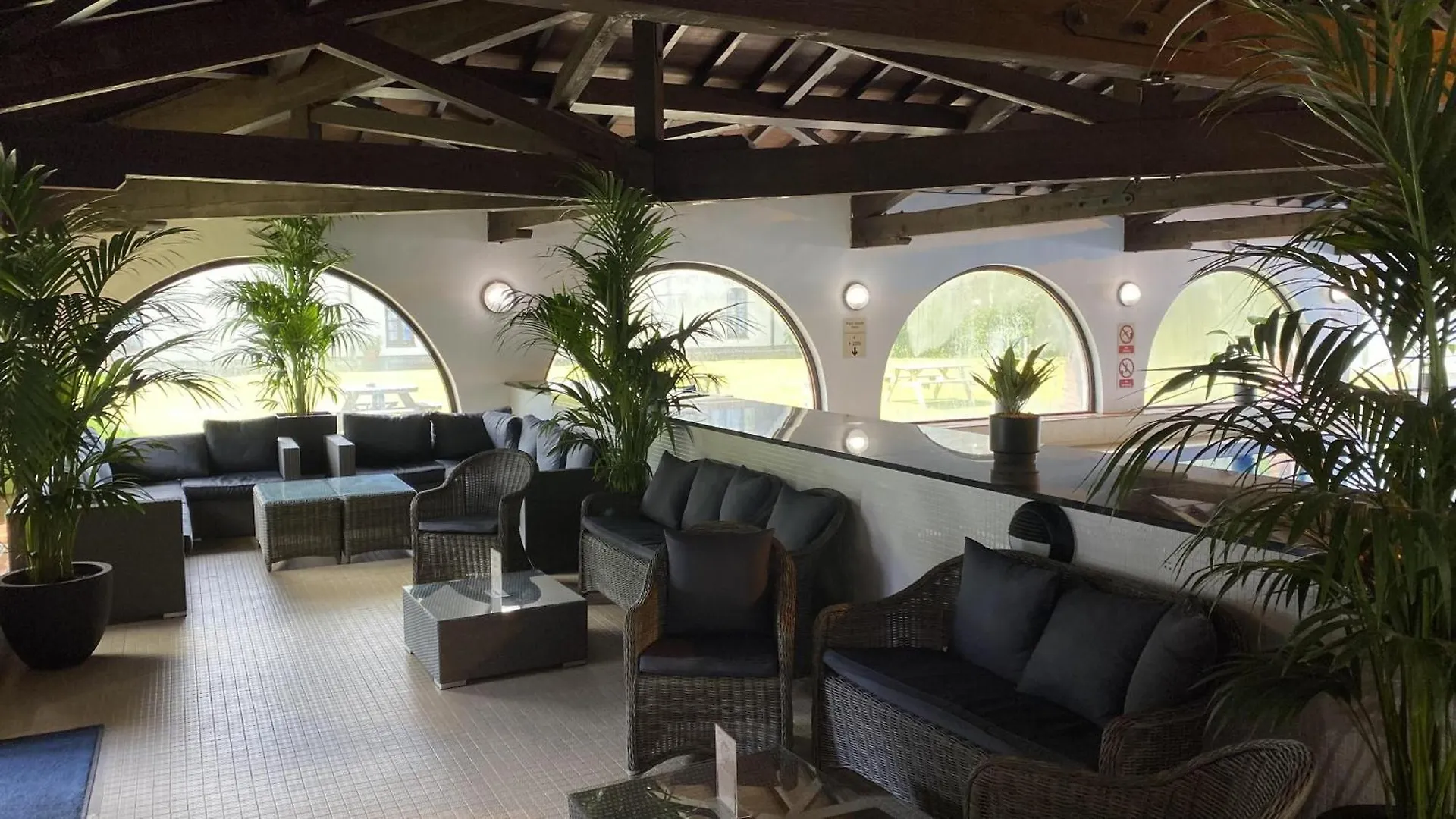 Europa Gatwick Hotel&Spa Crawley  3*, Crawley (West Sussex)